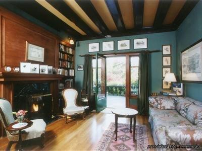 Prior Castle Bed & Breakfast 3*