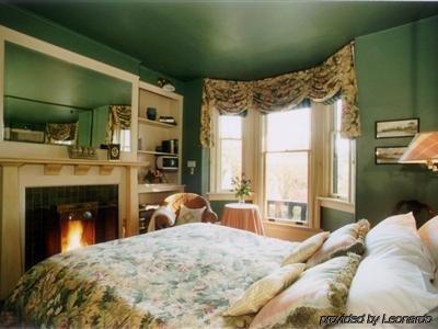 Prior Castle Bed & Breakfast